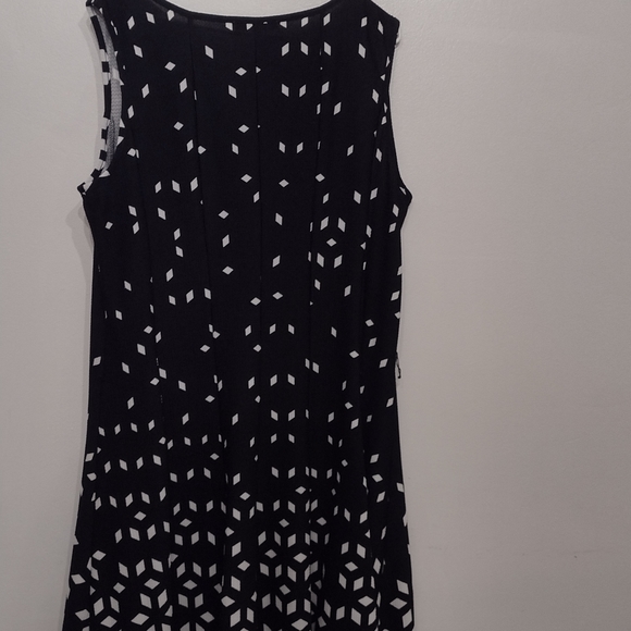 HANNI Woman dress - Picture 2 of 3